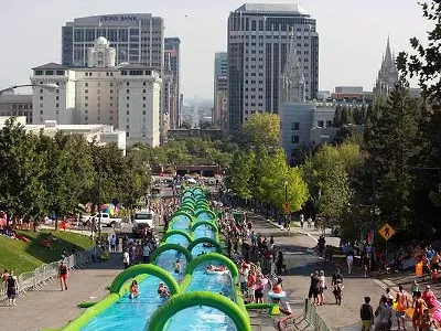 Image: 1,000 foot water slide to take over Detroit streets this summer