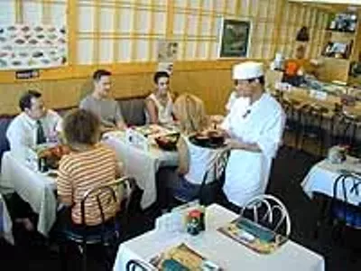 Image: Eating excellent eel