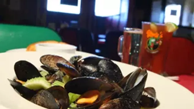 Pub-style mussels, a sample sized beer, and a Bloody Mary