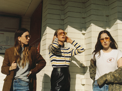 Image: Haim keeps it in the family with 'Sister, Sister, Sister' tour headed to the Fillmore