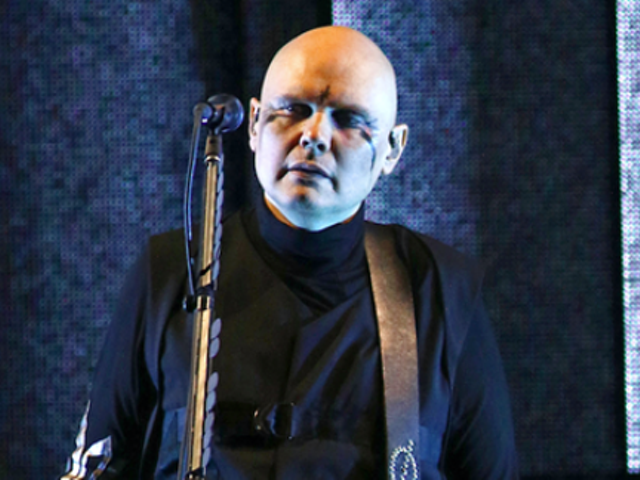 Billy Corgan reunites with guitar stolen from Detroit venue in 1992