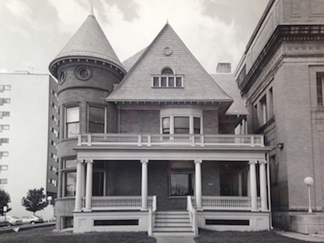 Mackenzie House in the 1980s.