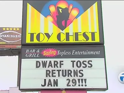 Image: Strip club hosts "Dwarf Toss" event