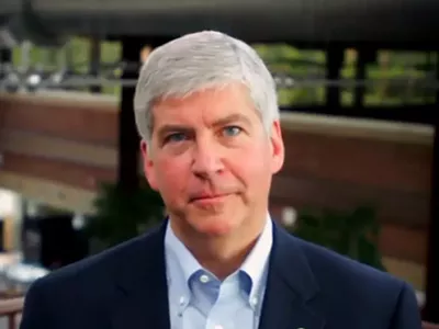 Image: Democrats: Snyder hired lawyers to help him release redacted Flint emails