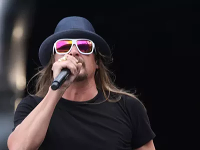 Kid Rock performing in Melbourne Dec 2013. Photo by Eva Rinaldi, from Wikipedia.