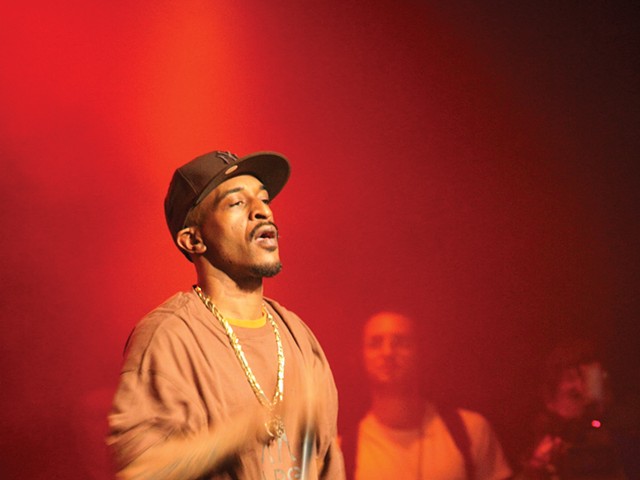 Rakim performing at the Nokia Theatre in New York City in 2008.