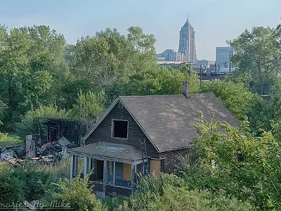 Image: Detroit's 10,000th demolition is happening today (and Duggan's live-streaming it)