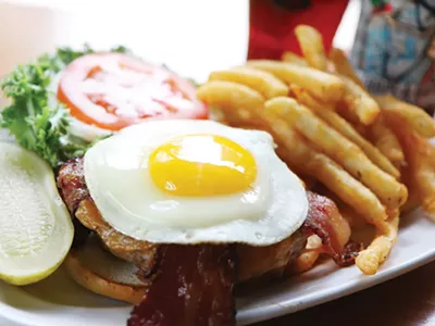 Image: Review: Griffin Claw Brewing Co. is a biergarten deluxe