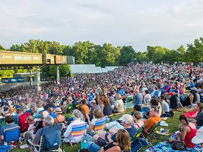 Image: DTE Music Theatre bans blankets for concert citing safety concerns