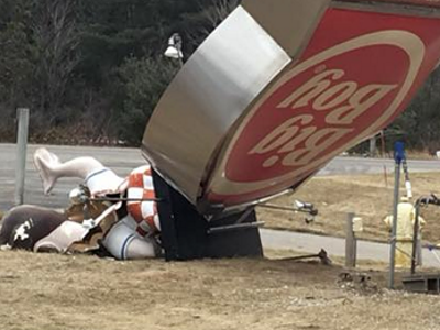 Image: Big Boy sign face-plants in northern Michigan