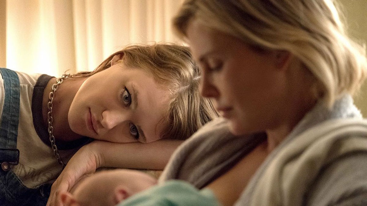 Mackenzie Davis and Charlize Theron star in Tully.