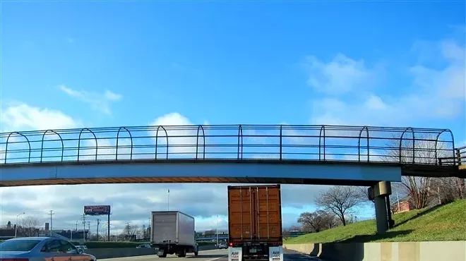 Image: Southbound I-75 closes in Detroit after big ol' semi-truck hits overpass