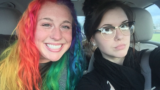 Detroit sisters who are 'polar opposites' go viral on Twitter