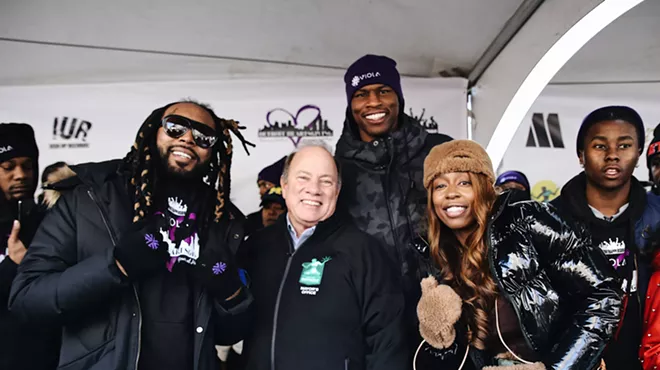 Icewear Vezzo, Detroit Mayor Mike Duggan, Al Harrington, and Kash Doll helped give away turkeys in Hart Plaza.