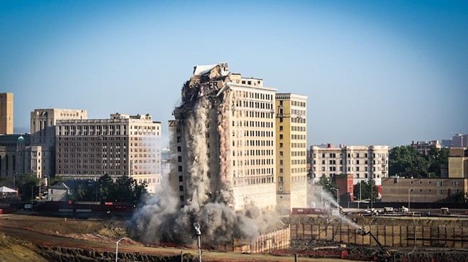 Watch: Crew implodes Detroit's 'Zombieland' building for new Red Wings arena