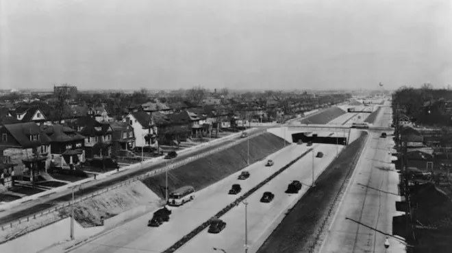 Detroit got its start in urban freeways early. The Davison Highway, built in 1941-42, connected Detroit and Highland Park.