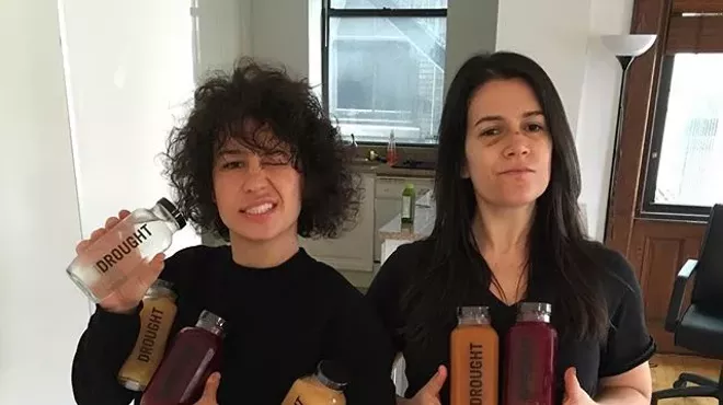Image: Broad City stars show Detroit some love