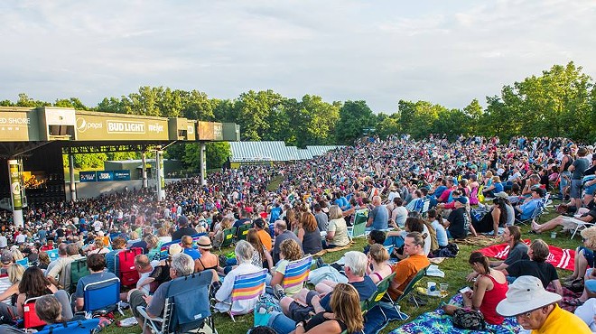 DTE Music Theatre bans blankets for concert citing safety concerns