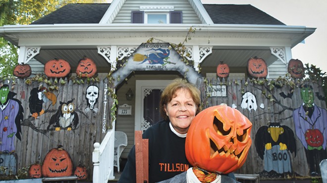 Vicki Lee, the “good witch” who started a tradition of
Halloween decoration on
Tillson Street in Romeo.