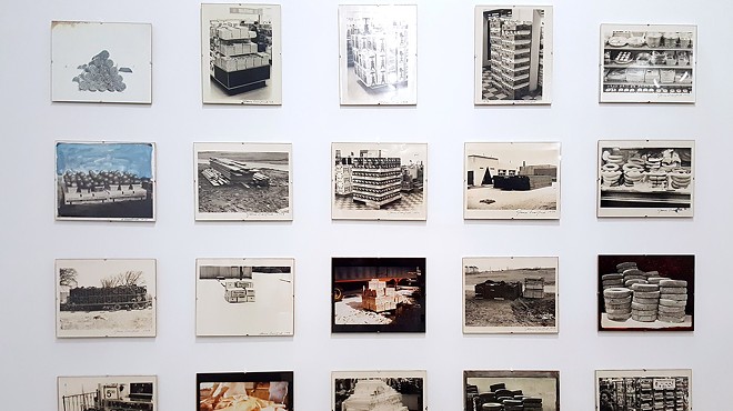 20 untitled photographs, Pile Series (1967, 1972, 1973)