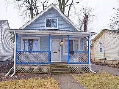 770 E Hazelhurst St, Ferndale $62,940 3 beds, 1 bath, 649 sq ft, 4,356 sq ft lot This baby blue home is adorable and has a great backyard and a huge upstairs that is a fabulous master bedroom. 