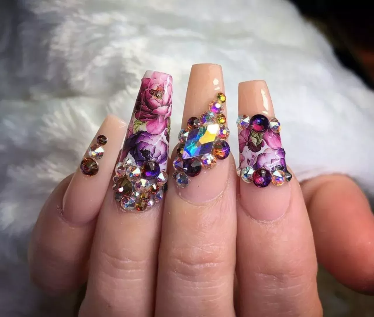 Favi&#146;s Nails @favisnails 1835 Springwells, Detroit Favi&#146;s Nails is located in Southwest Detroit and is closed Sundays and Mondays. One Yelp reviewer described Favi&#146;s as a &#147;Downriver&#146;s hidden jewel.&#148; Other Yelp reviewers wrote that they travel from Ohio and Troy to get their nails done here. Photo via Favi&#146;s Nails / Instagram 