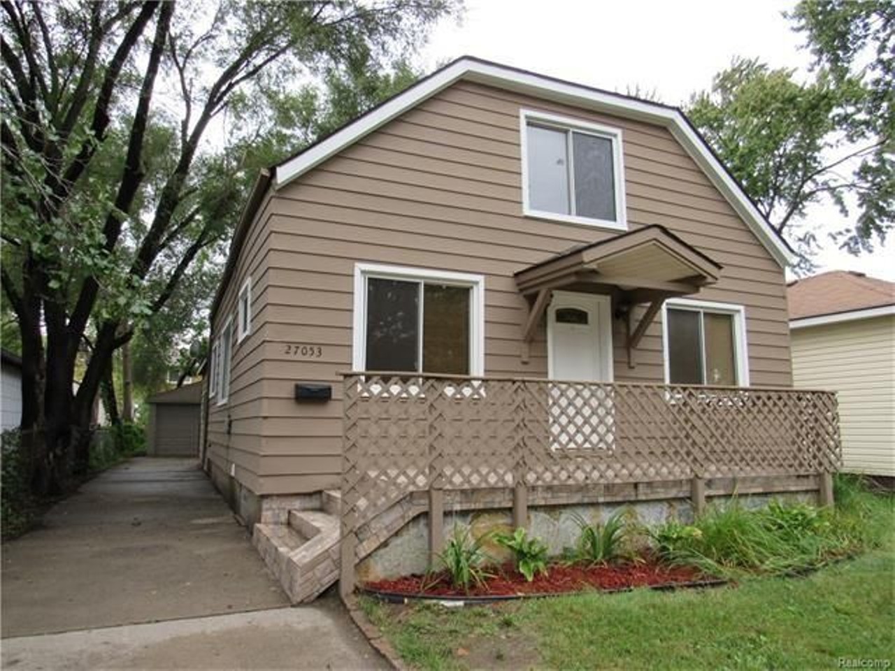27053 Brettonwoods St, Madison Heights 
$149,000
3 beds, 2 baths, 1,552 sq ft