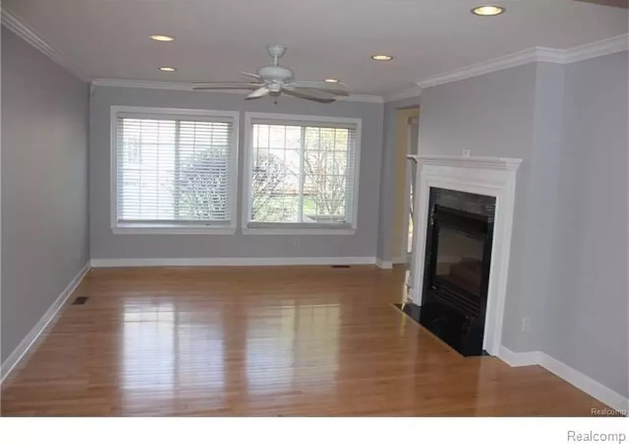 $2,599/mo. | 3 beds | 2.5 baths | 1,615 sqft 617 James Cir. This gorgeous 3 bedroom and 2.5 bath townhouse includes hardwood floors throughout foyer and kitchen, a living room with a 2-way fireplace and a kitchen with granite countertops. To top it off, the home has a master bedroom with vaulted ceilings, a master bathroom and kitchen with a 2-car attached garage.