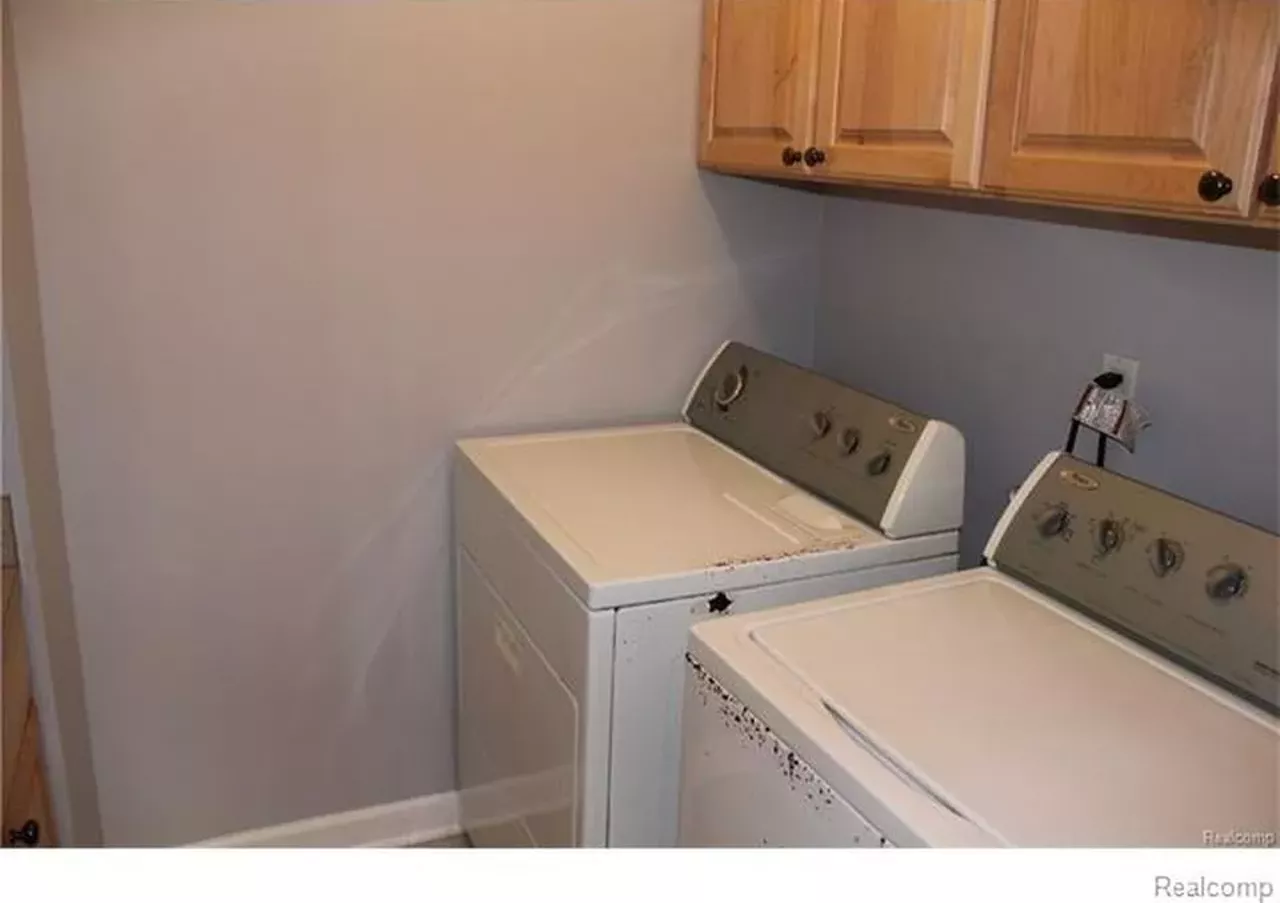 $2,599/mo. | 3 beds | 2.5 baths | 1,615 sqft 617 James Cir. This gorgeous 3 bedroom and 2.5 bath townhouse includes hardwood floors throughout foyer and kitchen, a living room with a 2-way fireplace and a kitchen with granite countertops. To top it off, the home has a master bedroom with vaulted ceilings, a master bathroom and kitchen with a 2-car attached garage.