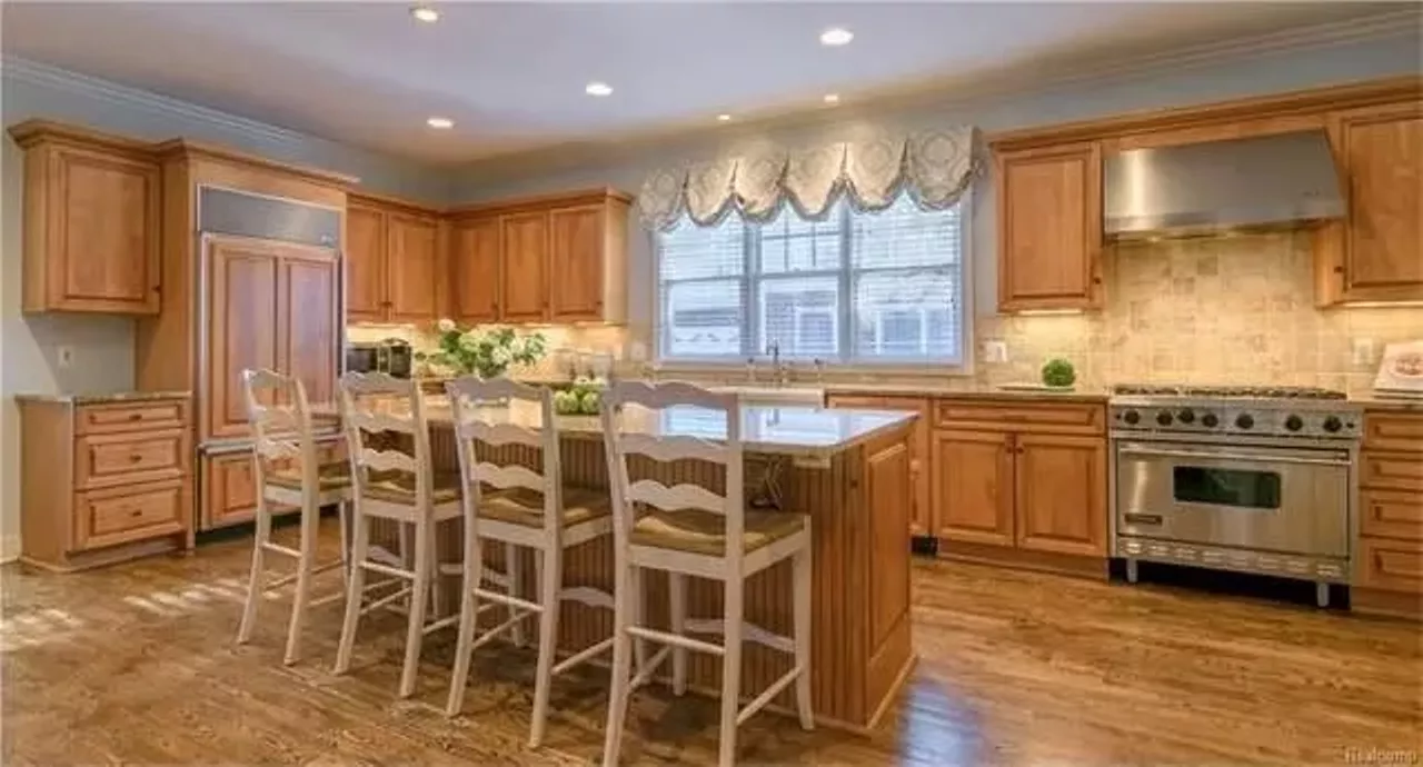 521 Golf View Blvd, Birmingham $1,100,000 4 beds, 4 full, 1 half bath, 3,367 sq ft Okay, can I move into this place now? The decor is so chic, and it doesn&#146;t seem like a giant mansion, even though the price is extreme.