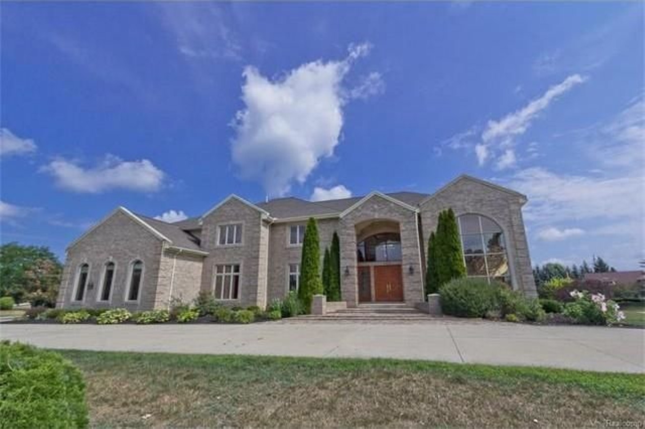 4015 Golf Ridge Dr, Bloomfield Township
$1,690,000
4 beds, 4 full, 2 half baths, 7,932 sq ft
Talk about an open floor plan! This Bloomfield Township mansion looks pretty new and is ready for you to hull in all your furniture. Oh, and it&#146;s on a golf course so have fun with that.