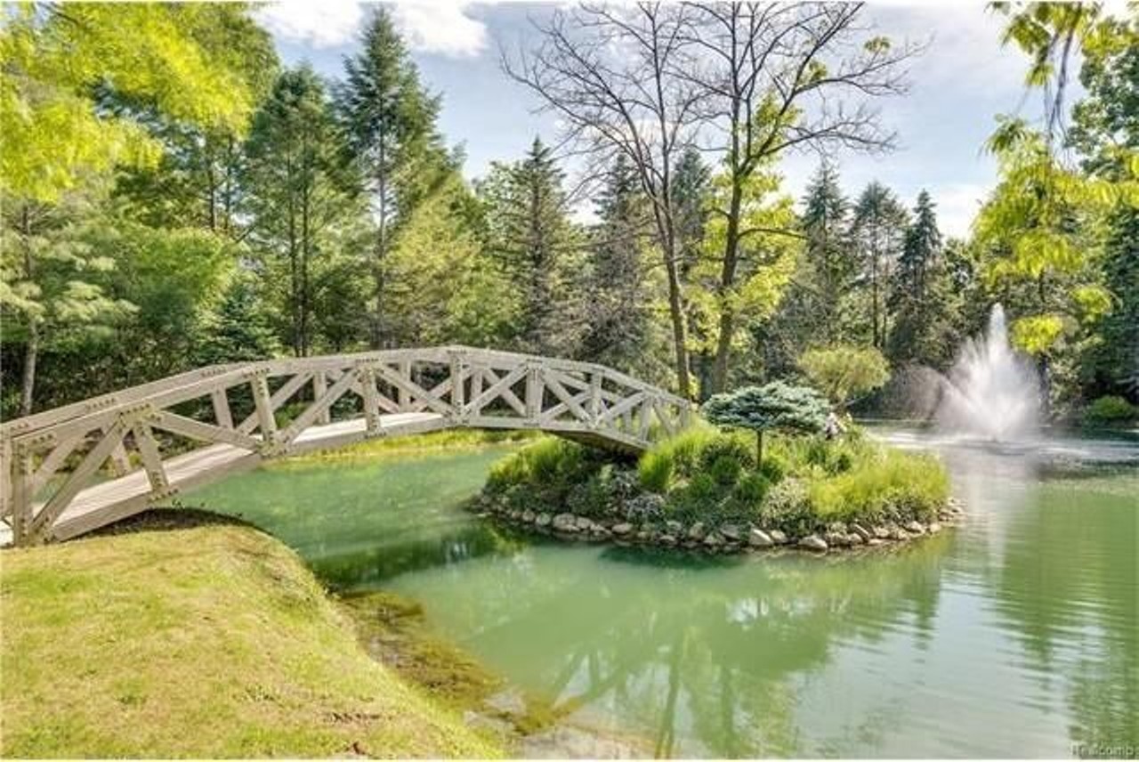 1080 Collins Ct, Oakland Twp
$1,490,000
6 beds, 5 full, 2 half baths, 7,287 sq ft
OK, this place looks like a god dammed fairy tale home. The natural light from the big windows is gorgeous and the brige that goes over a pond is something out of a movie. 