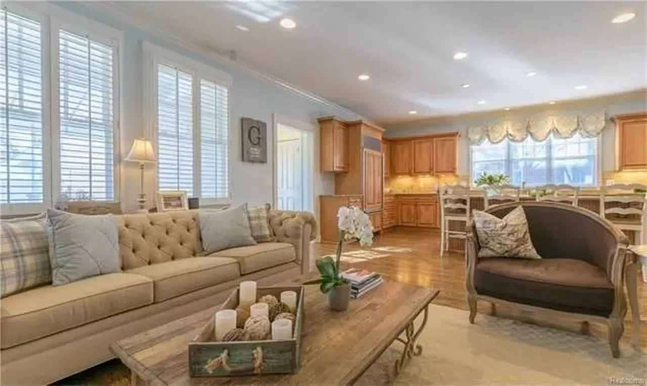 521 Golf View Blvd, Birmingham $1,100,000 4 beds, 4 full, 1 half bath, 3,367 sq ft Okay, can I move into this place now? The decor is so chic, and it doesn&#146;t seem like a giant mansion, even though the price is extreme.