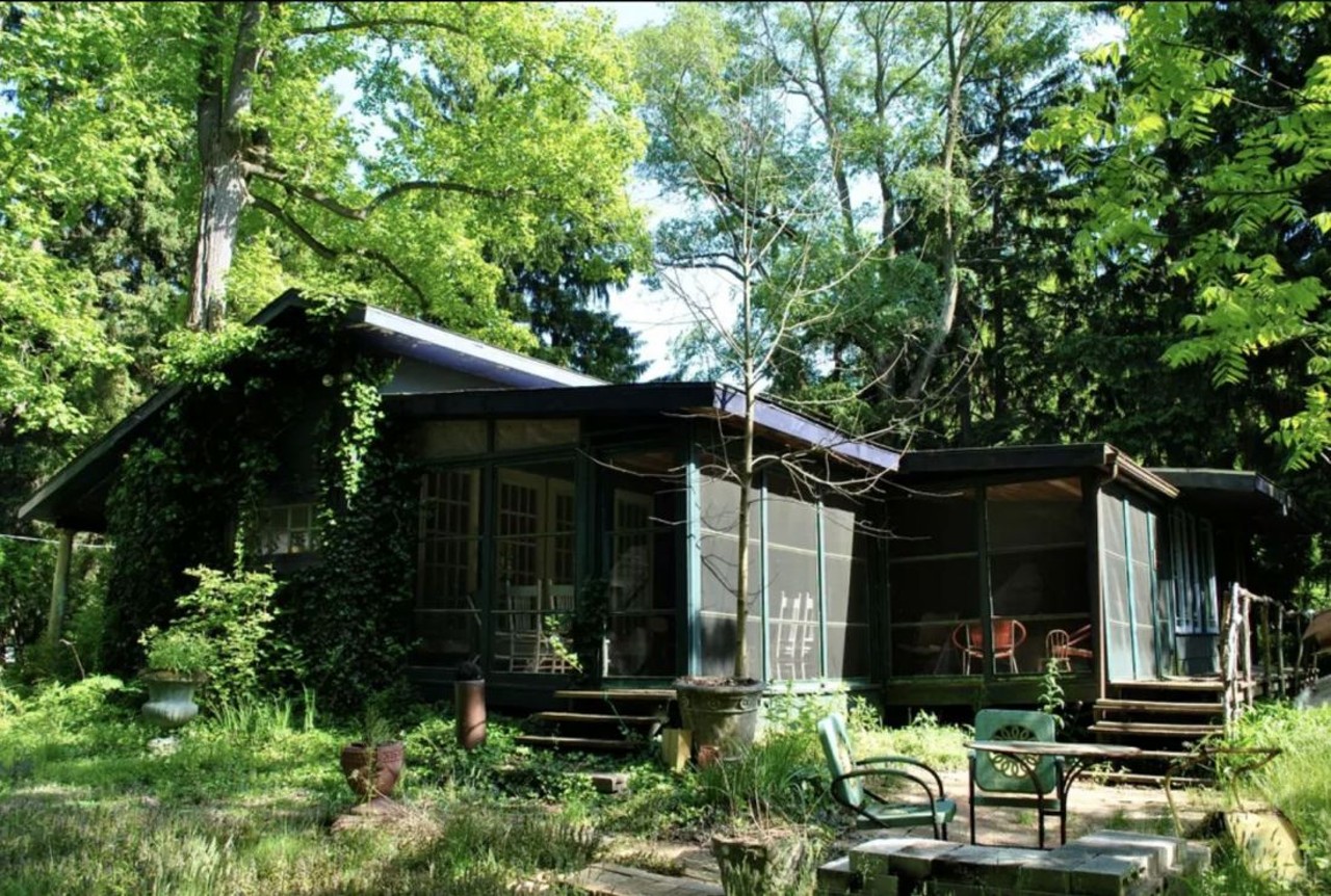  Where&#146;s Walden: Lakeside cottage 
4 guests, 2 bedrooms, 3 beds, 1 bath
$135 per night
If Henry David Thoreau had an Instagram you might find this Lakeside cottage on his feed. Engulfed in lush greenery, this retreat is furnished and designed by artist Floyd Gommpf. A short walk from Lake Michigan Pier, the home comes equipped with 2 bedrooms, a jacuzzi bathtub, and enough natural sunlight to get your daily dose of Vitamin D. Whether you&#146;re settling in to write the great American novel or a trending Tweet (yes, there is wifi) Floyd&#146;s cottage is the perfect backdrop for all your quaint living needs.