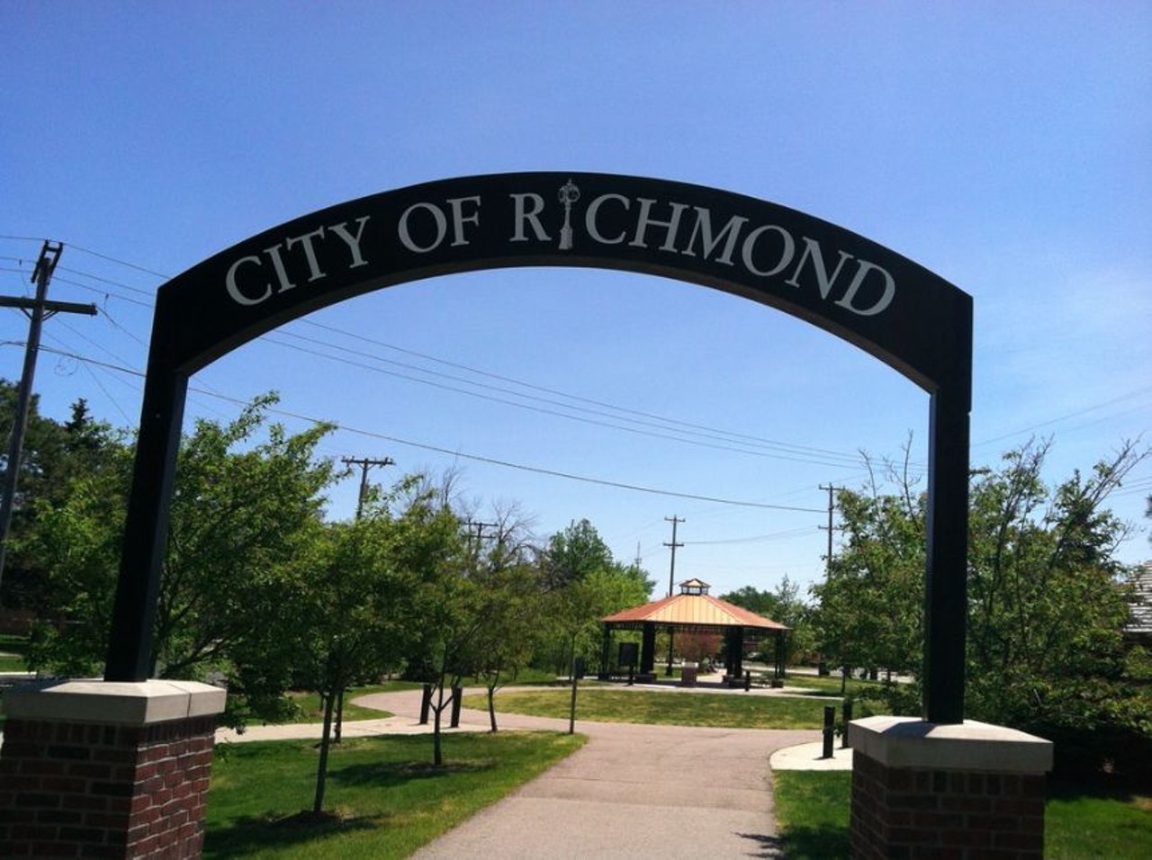 Richmond
What to do: Richmond is the definition of a small town. Located just north of New Haven, Richmond has everything necessary in order to give it a small town feel. Its main street is lined with small stores and shops for your everyday shopping needs. There are also community events throughout the year, so make sure to look at their calendar. 
Photo via Four Square user Thomas B.