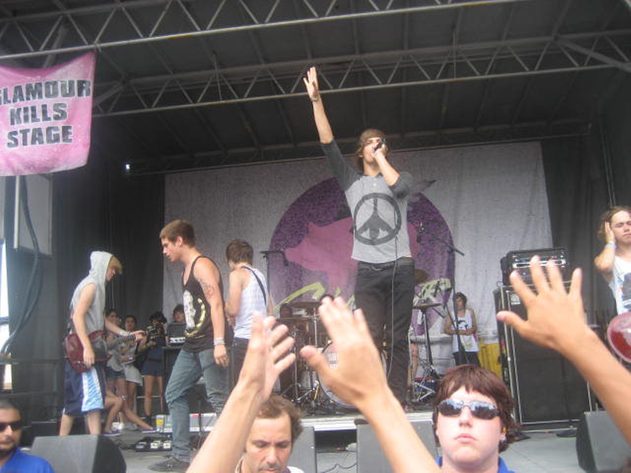 I See Stars - Coming from Warren, these guys are, IDK, electronicore? They got popular enough to get on Warped for more than one year so they have to be doing something right.
(Photo via Creative Commons)