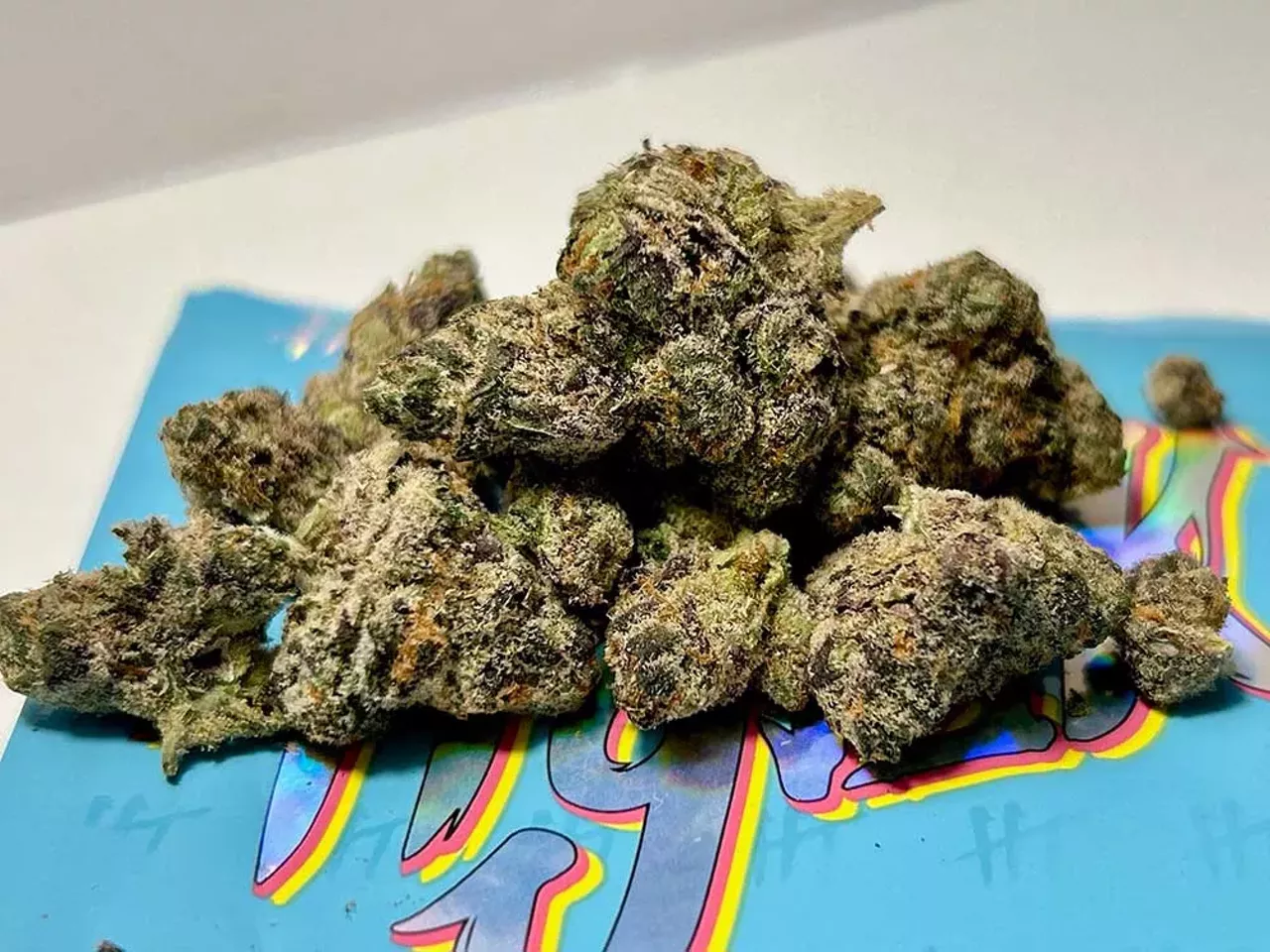 Gelonade by multiple cultivators Gelonade is one of the most reliable strains I reach for when I want to boost my mood and stay sharp. Hytek, Local Grove, Kai Cannabis, and the Hive produce the best batches I’ve ever had. Bred from Lemon Tree and Gelato #41, Gelonade blends sweet citrus and tangy lemon with a smooth, almost nutty vanilla finish. Just a few puffs, and I’m dialed in.