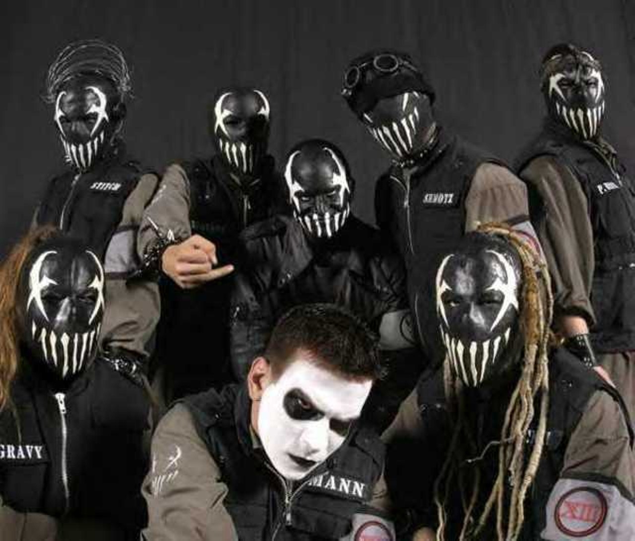 Mushroomhead
12/21 @ the Machine Shop, Flint
Slipknot rip-off, or intense industrial alt-metal machine from Cleveland? You decide.