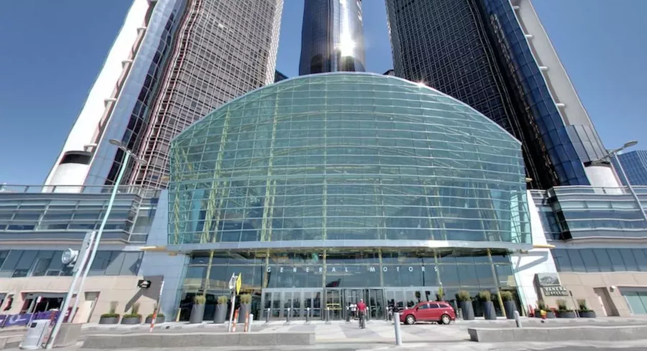 Real Steel (2011) GM Renaissance Center 300 Renaissance Center, Detroit If you're like us, you're probably wondering why the RenCen hasn't been featured more often in movies considering it's a large presence as part of Detroit's skyline and the interior screams Blade Runner. Well, Real Steel featured the RenCen, which was transformed into New York's Bing Arena, where some major bot battles took place. Photo via GoogleMaps