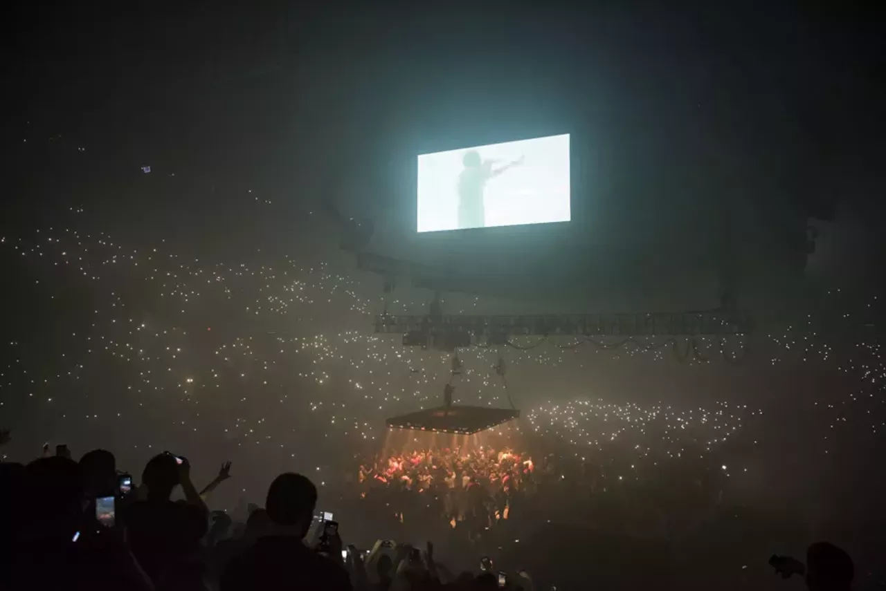 Image: 15 photos of Kanye West's spaceship @ Joe Louis Arena