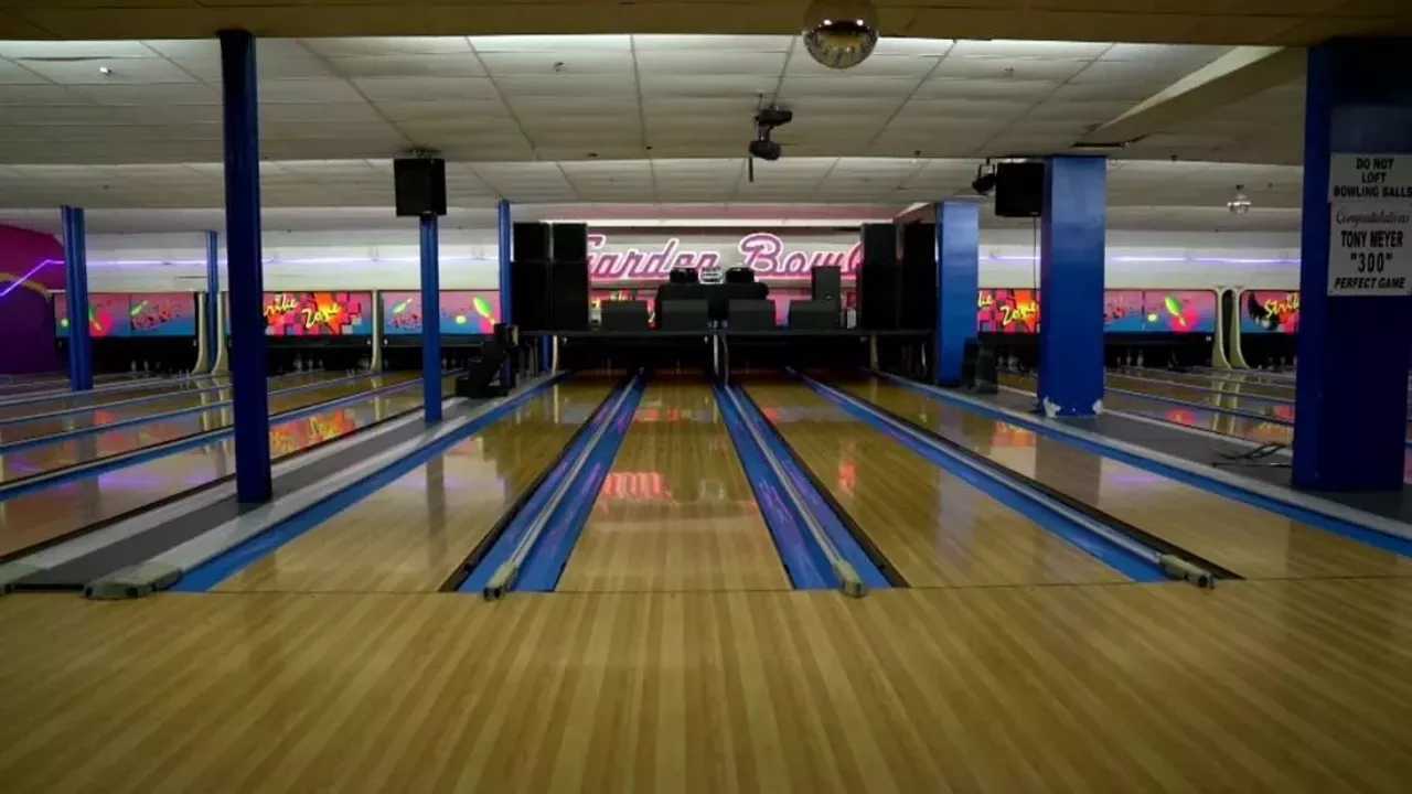  Detroit is home to the most registered bowlers in the U.S. We may take extreme pride in our hockey, baseball, football, and basketball, however, the biggest sport in the city might surprise you. Detroit is actually home to the most registered bowlers in the U.S. and Michigan is the &#147;bowling capital of the world.&#148; Bonus fact: Detroit is home to The Garden Bowl &#151; the oldest operational commercial bowling alley in the U.S. Photo via MT file