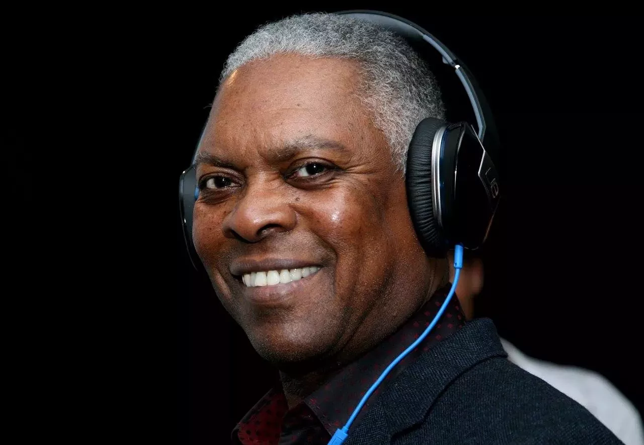 Sunday, 11/6 An Evening with Booker T. Jones @ El Club He&#146;s blues, he&#146;s rock &#145;n&#146; roll, he&#146;s R&B, he&#146;s soul. He&#146;s Booker T. Jones, and he&#146;s behind many of your favorite acts from the 1960s to the present. He&#146;s worked with Bill Withers, Neil Young, Willie Nelson, and even Rancid. Since he started out as a rock in Memphis, Tennessee, at the age of 18, he&#146;s been a darling of fans and critics alike. From his time as a solo artist and producer to his three spans with Booker T & the M.G.&#146;s (who he is playing with presently), Jones has acquired a fervent fan base, and along his career&#146;s strange and diverse path, he&#146;s earned four Grammy Awards, along with a Grammy for Lifetime Achievement. A night to see this legend in action will be an indispensable chance for pretty much anyone who has ever liked music. The show starts at 8 p.m.; 4114 W. Vernor Hwy., Detroit.; elclubdetroit.com; Tickets are $50.