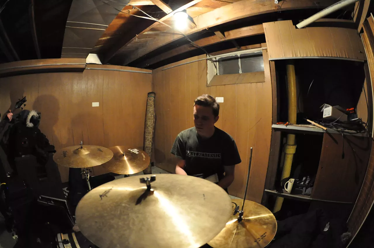 Image: 18 Pics of Left Of The Dial and more playing the Yonka House in Detroit