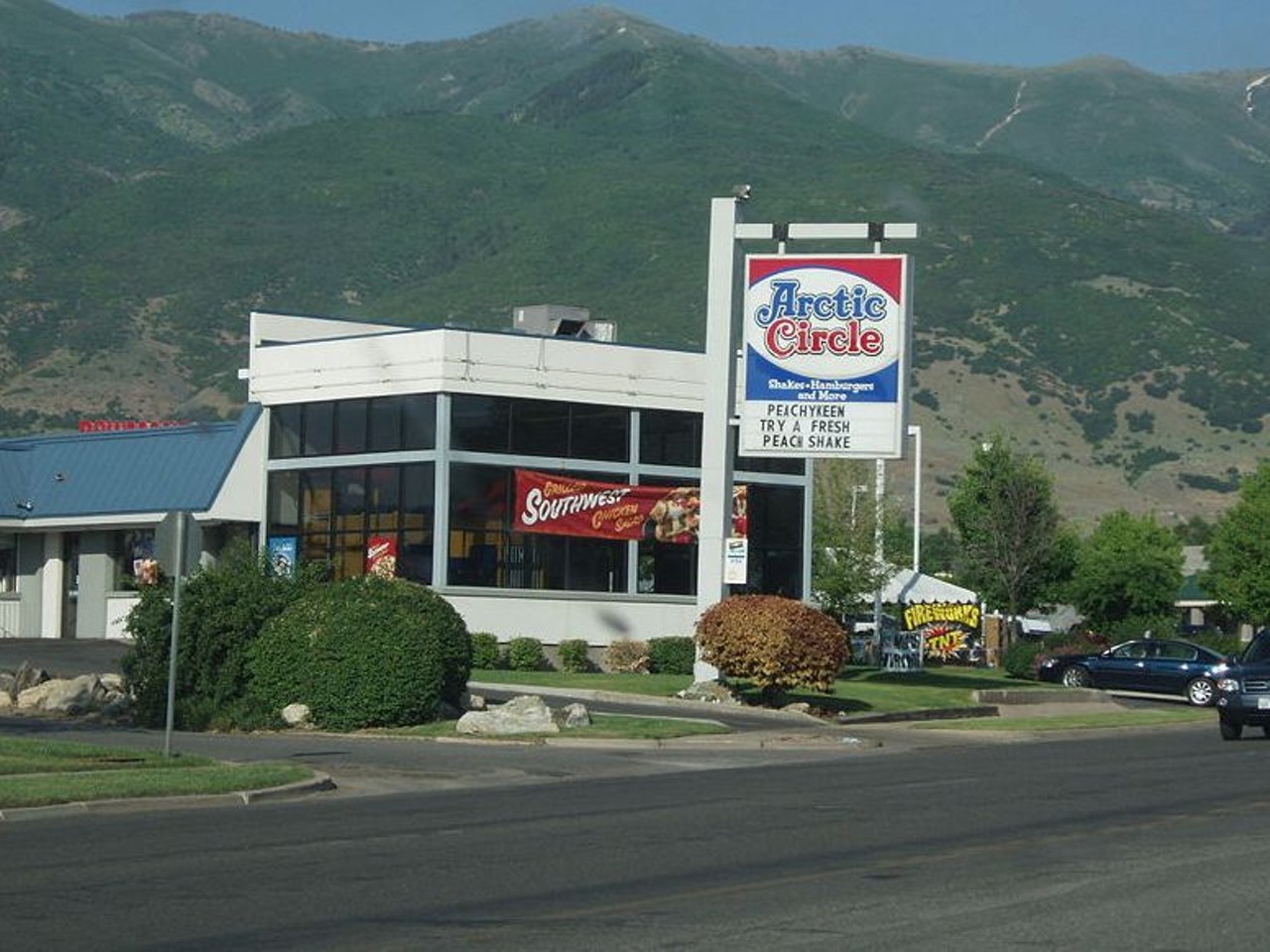 Arctic Circle
Black Angus burgers and real, crispy halibut are just two reasons why we&#146;d love to see this Utah-based franchise make its way to Detroit. A third reason? Their top-secret FrySauce.
Photo via Wikipedia