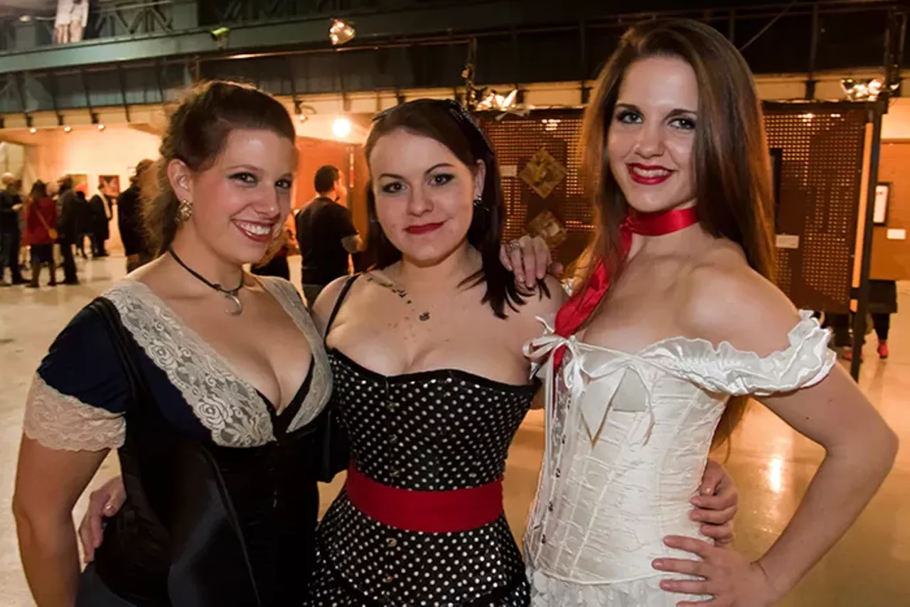 Image: 19 kinky photos from the Dirty Show