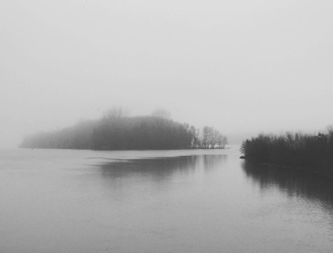 Detroit River International Wildlife Refuge Grosse Ile Located along the western shoreline of Lake Erie, this wildlife refuge features many hiking trails that allow visitors to be immersed in nature. The beautiful view of partially frozen Lake Erie will surely make your Insta feed. Photo via IG user @deepspacerob