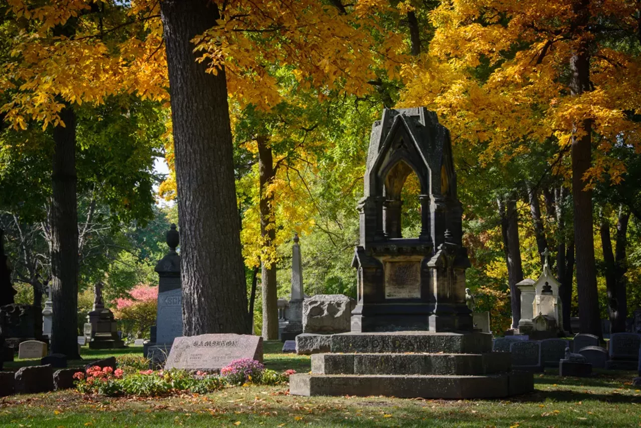 Image: 20 Images From Detroit's Historic Cemeteries