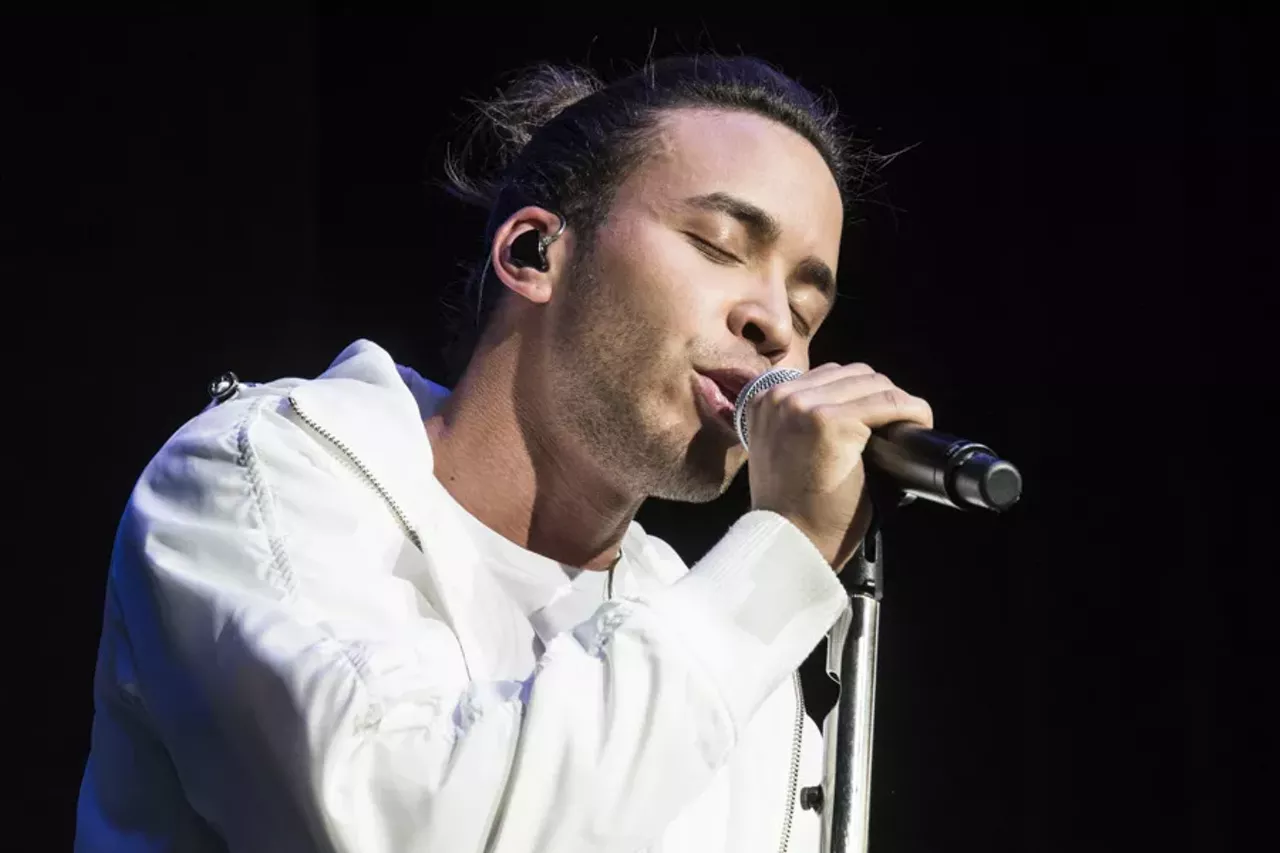 Image: 20 photos from Pitbull and Prince Royce @ DTE that are hot, hot, hot