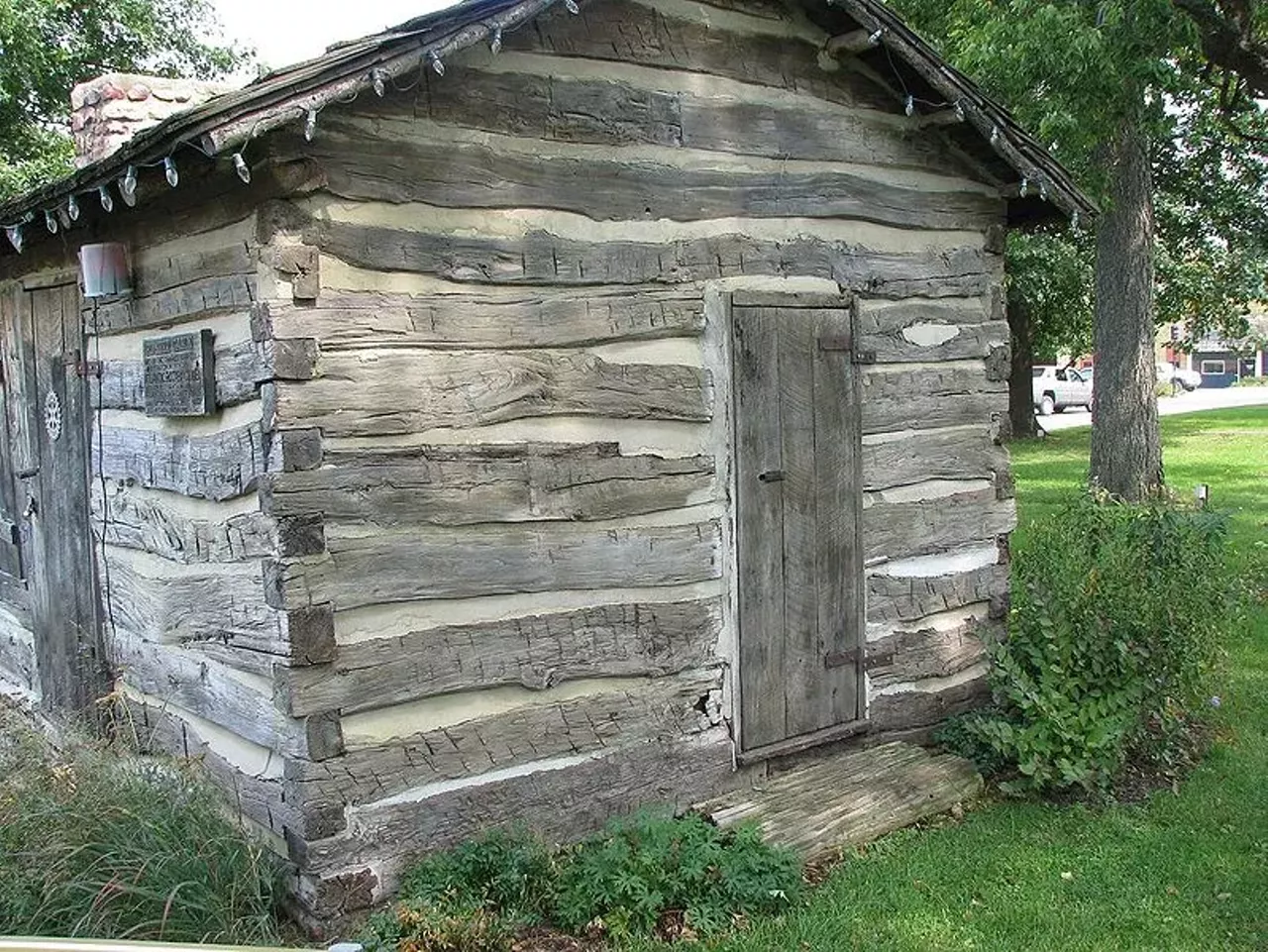 The last Sunday in June of every year was named “log cabin day”. That was the day the middle little pig got to celebrate.