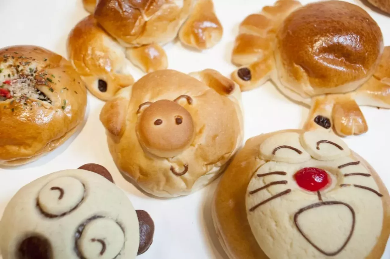 Image: 21 photos of the hot dog doughnut and other adorable Japanese desserts from Pastry House Hippo